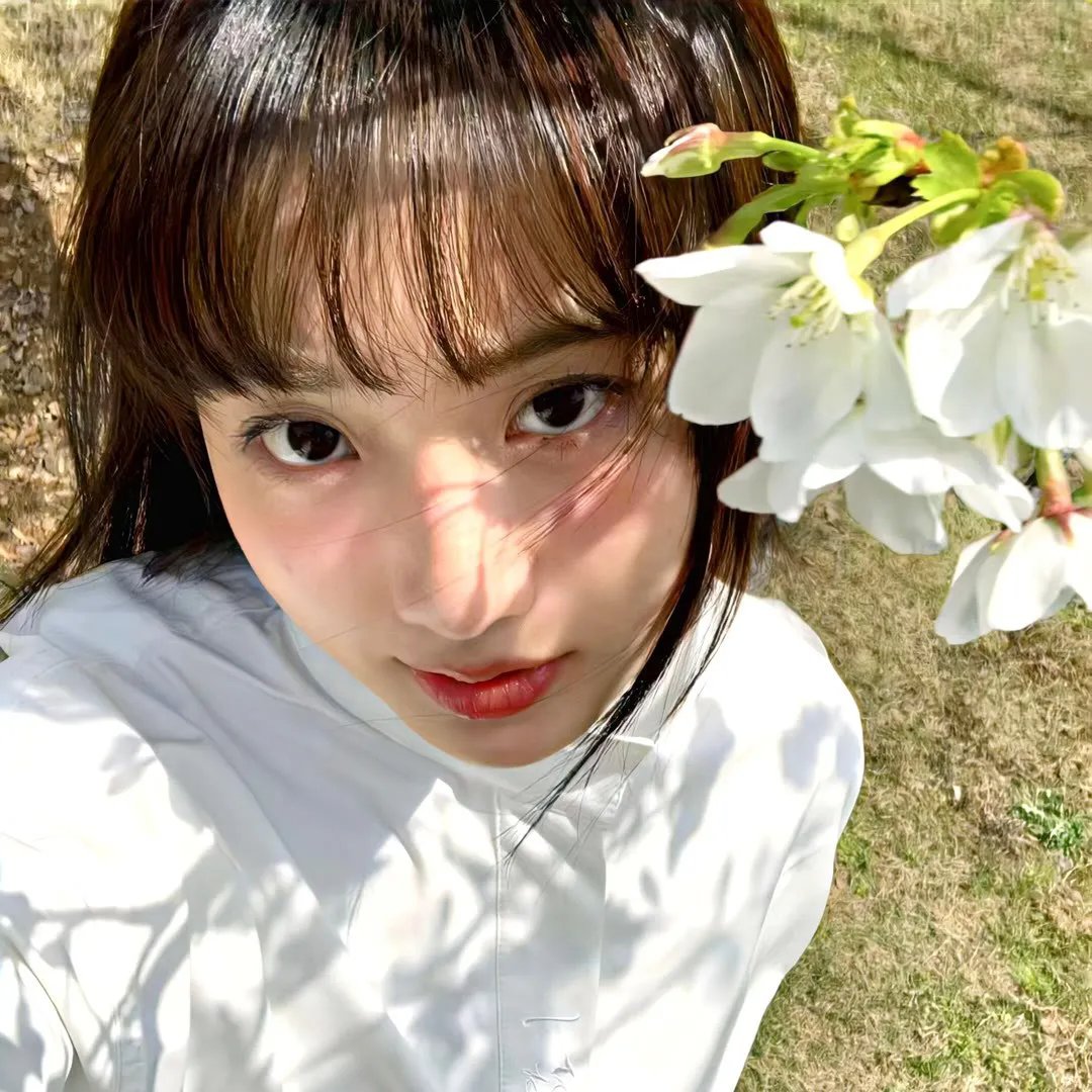 追梦的黎族女娃娃